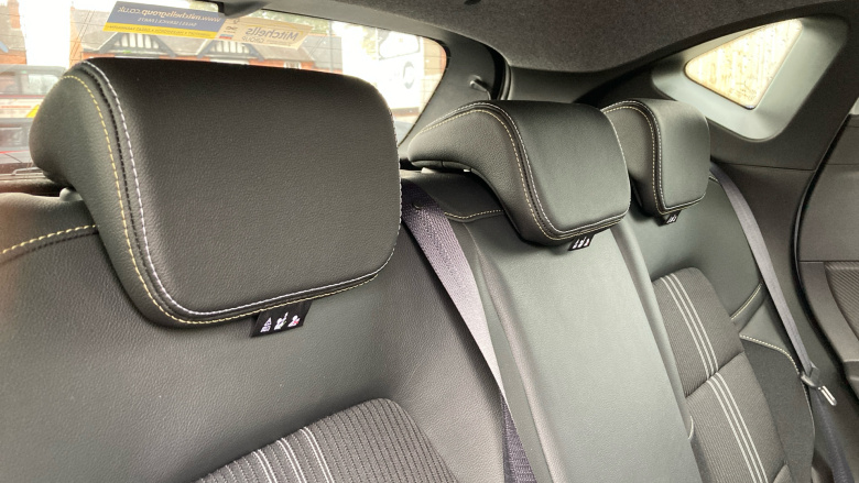 Renault Captur 1.6 E-Tech full hybrid 145 Engineered 5dr Auto Hybrid Hatchback